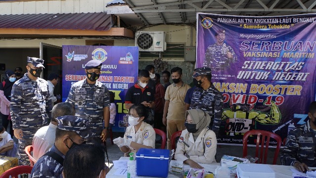 Pemudik Jalur Darat Divaksin Lanal Bengkulu