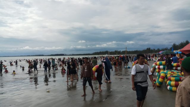 Waktu Bermain di Pantai Dibatasi