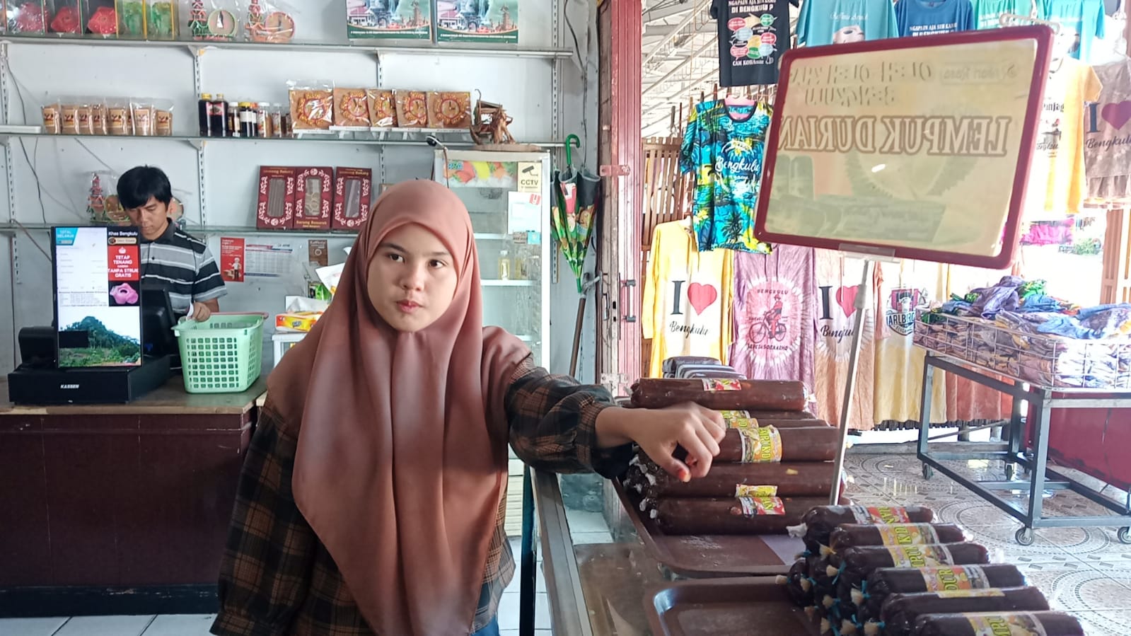 Libur Lebaran, Lempuk Durian Laris Dibeli untuk Buah Tangan