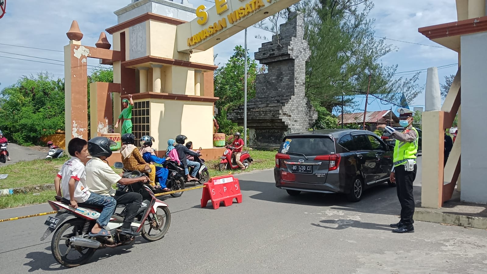 Rekayasa Lalu Lintas Kawasan Pantai, Pintu Masuk Jalan Sedap Malam