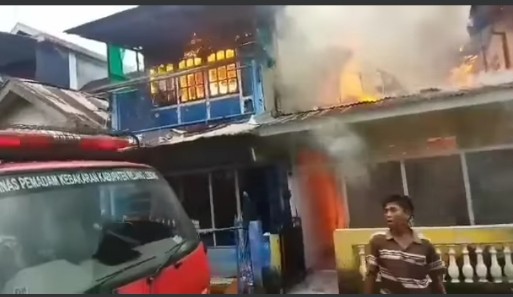 Lima Rumah Terbakar di Gang Padat Penduduk Kota Curup