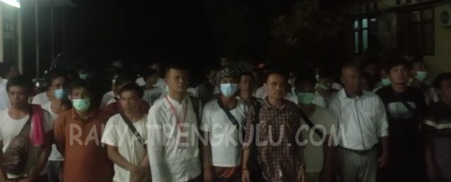 40 Warga Dibebaskan, Bupati dan Ketua DPRD jadi Saksi