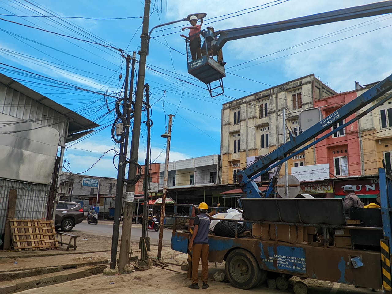 Program Bengkulu Terang Benderang, 1.095 Lampu Jalan Baru Dipasang Tahun Ini