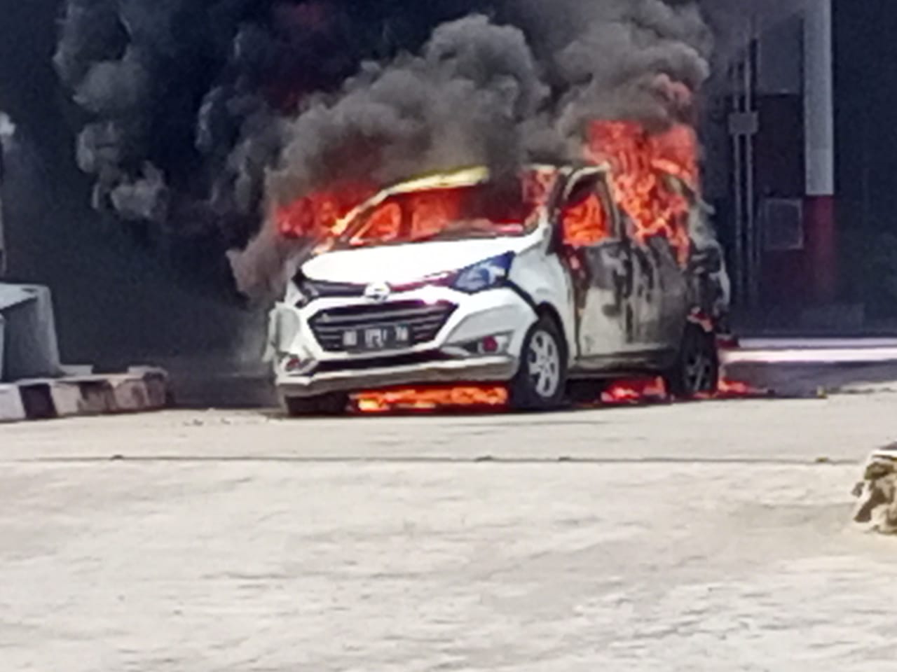 Panik di SPBU Bengkulu, Minibus Terbakar Saat Antre BBM, Pemilik Dikabarkan Alami Luka Bakar