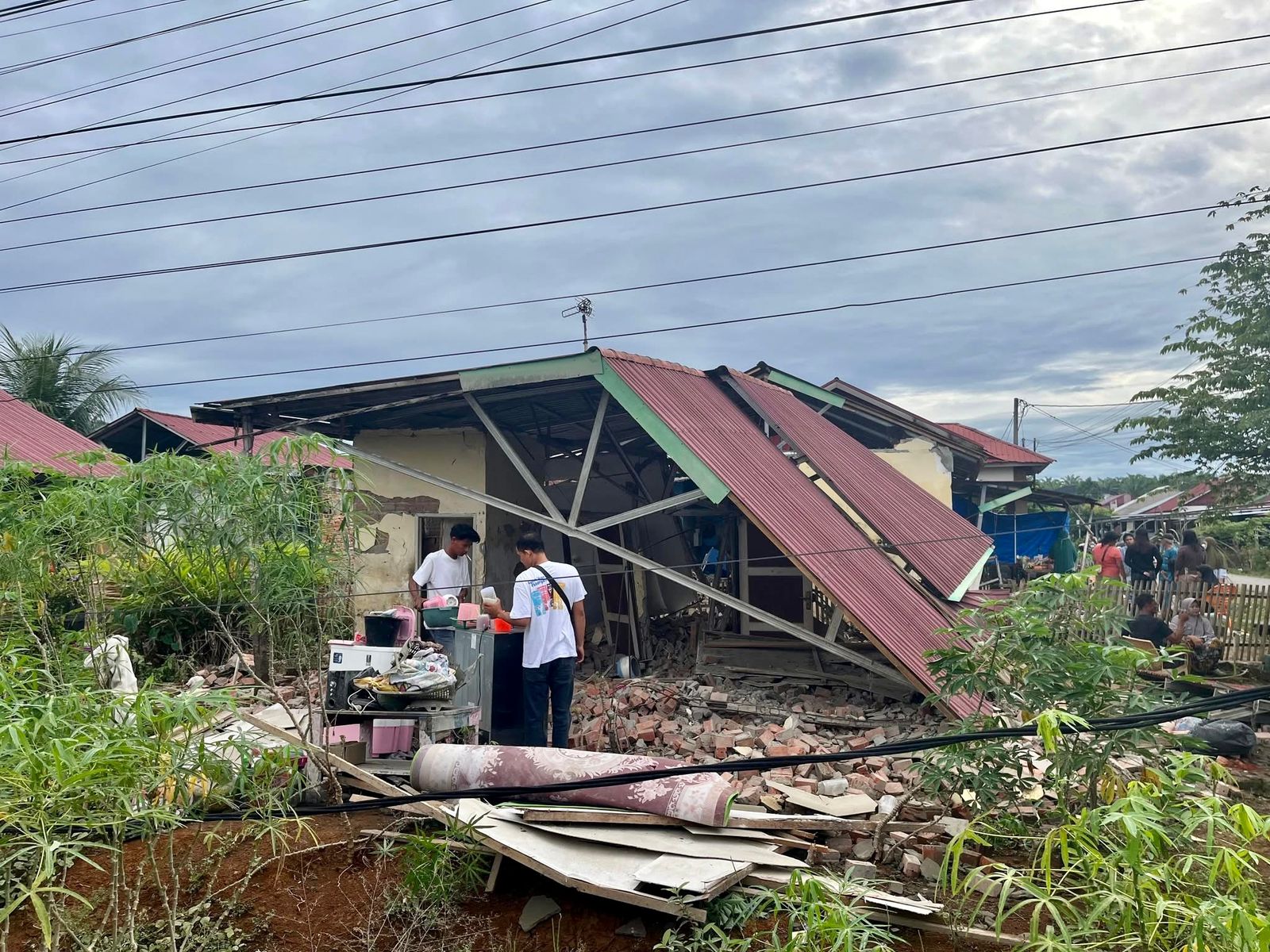 Update Terbaru: 243 Rumah Rusak Akibat Gempa 6,3 M di Bengkulu, Warga Diminta Segera Lapor