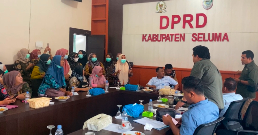 Puluhan Bidan Desa Seluma Tuntut Pengangkatan PPPK Penuh Waktu, Ini 11 Poin Tuntutannya!