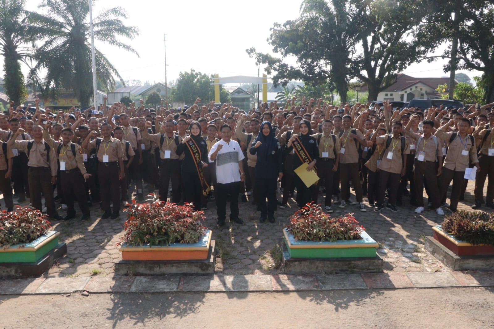 Sosialisasi Pencegahan Kenakalan Remaja dan Radikalisme, Bid Humas Polda Bengkulu Kunjungi Siswa Baru SMKN 2