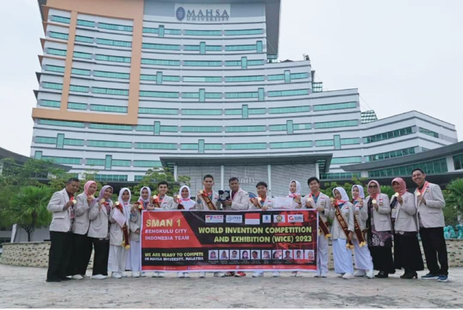 Tim KTI SMAN 1 Kota Bengkulu Raih Medali Emas, Ajang WICE di Mahsa University, Malaysia