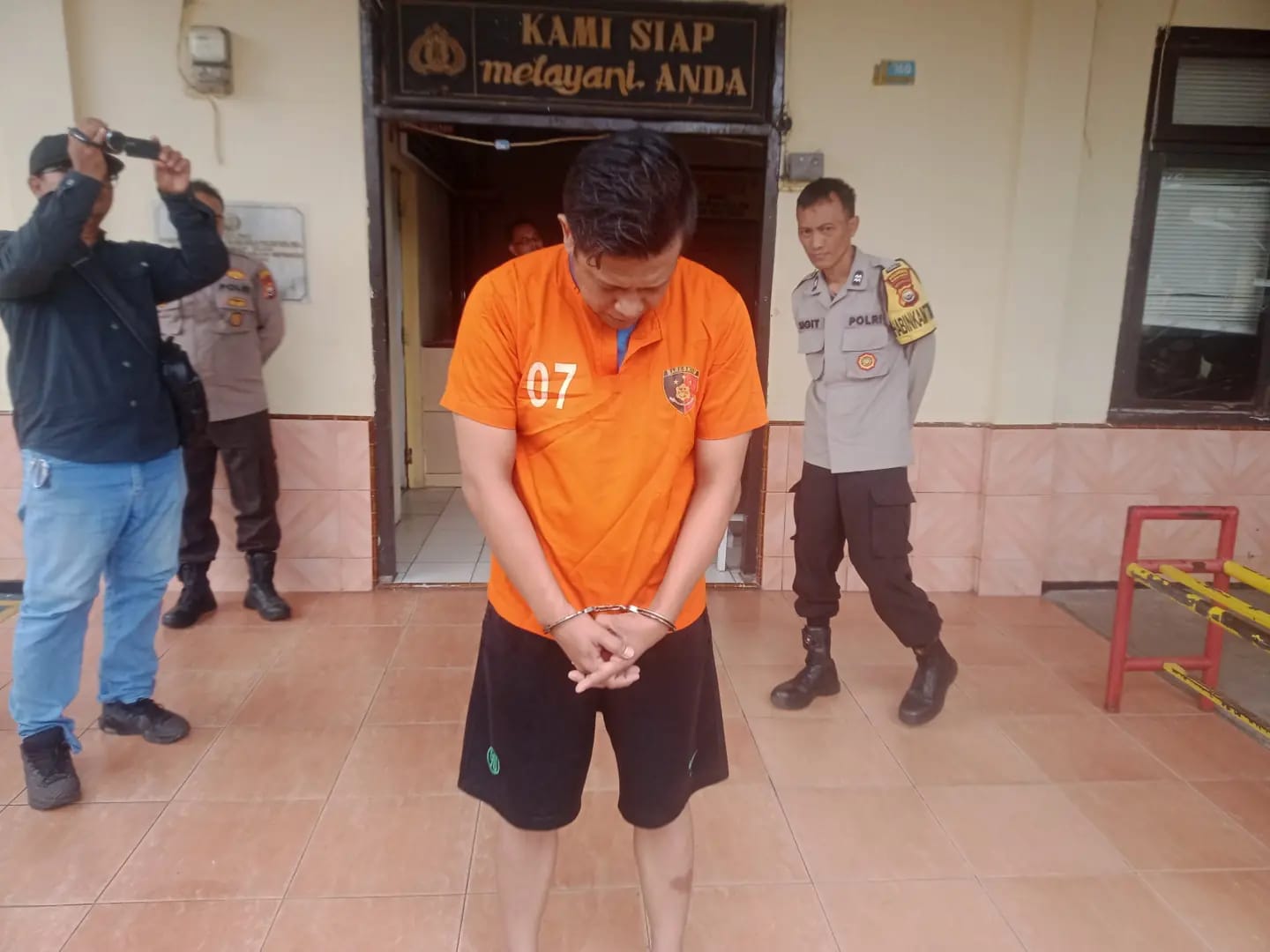 Penipuan Modus Janji Palsu Lowongan Kerja di Perusahaan Tambang, Pelaku Akhirnya Pakai Baju Orange