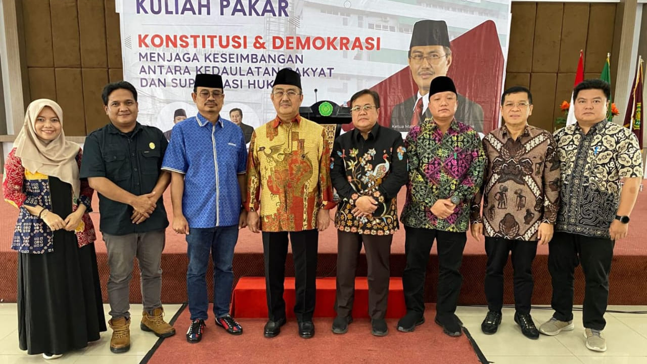 Prof. Jimly Asshiddiqie Ajak Mahasiswa Hukum UMB Pahami Demokrasi dan Supremasi Hukum Secara Komprehensif