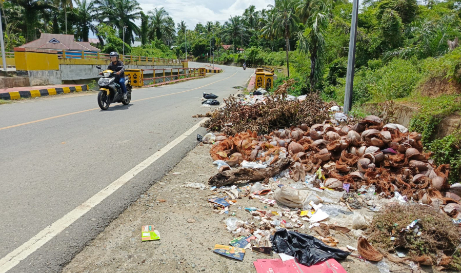DLH Kaur Tetap Giat Tangani Sampah Meski Minim Sarana