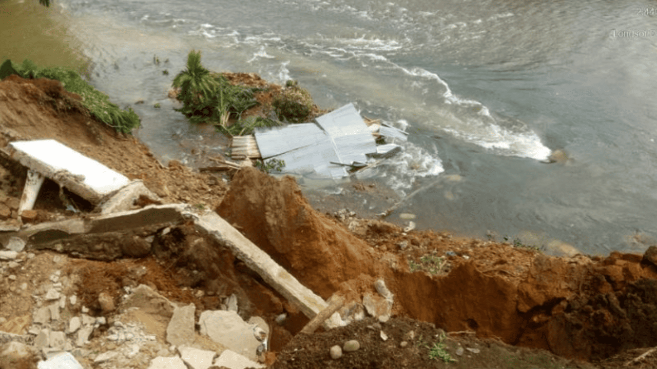 1 Rumah di Mukomuko Amblas ke Sungai, 14 Rumah Lagi Terancam