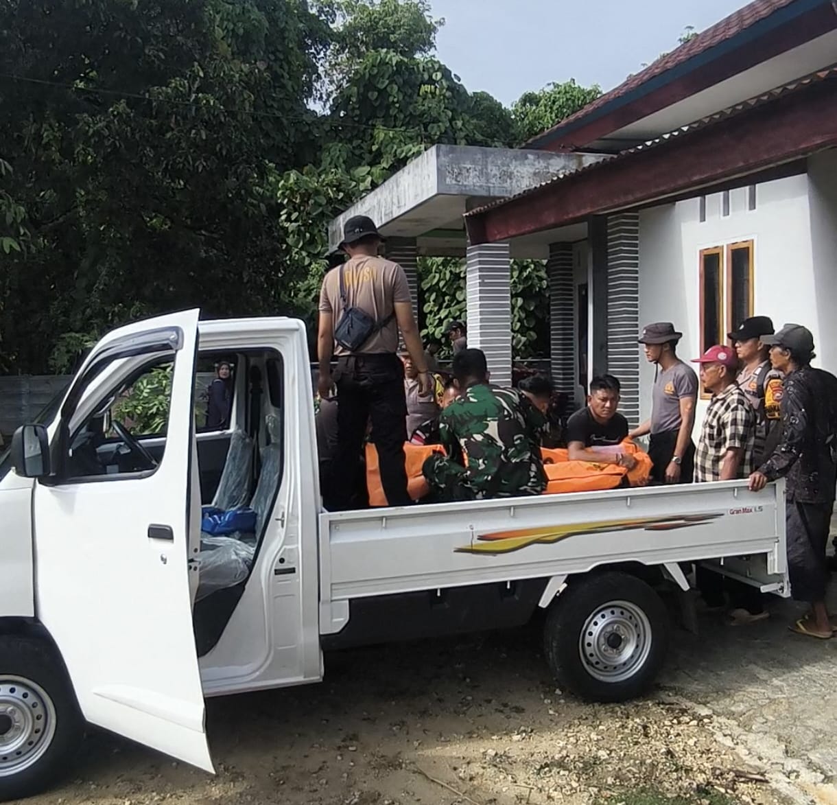 Remaja Enggano Tewas Saat Berburu Ikan Malam, Korban Ditemukan Setelah Pencarian Gabungan