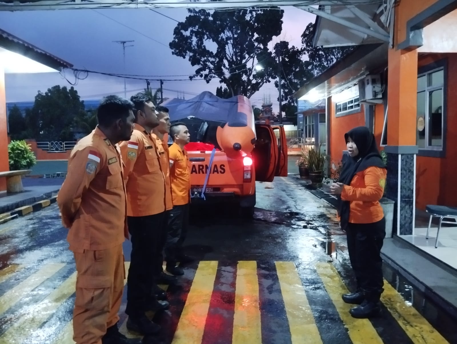 BREAKING NEWS: Berenang di Pantai Pasir Putih Kota Bengkulu, 2 Pria Hanyut Terseret Ombak