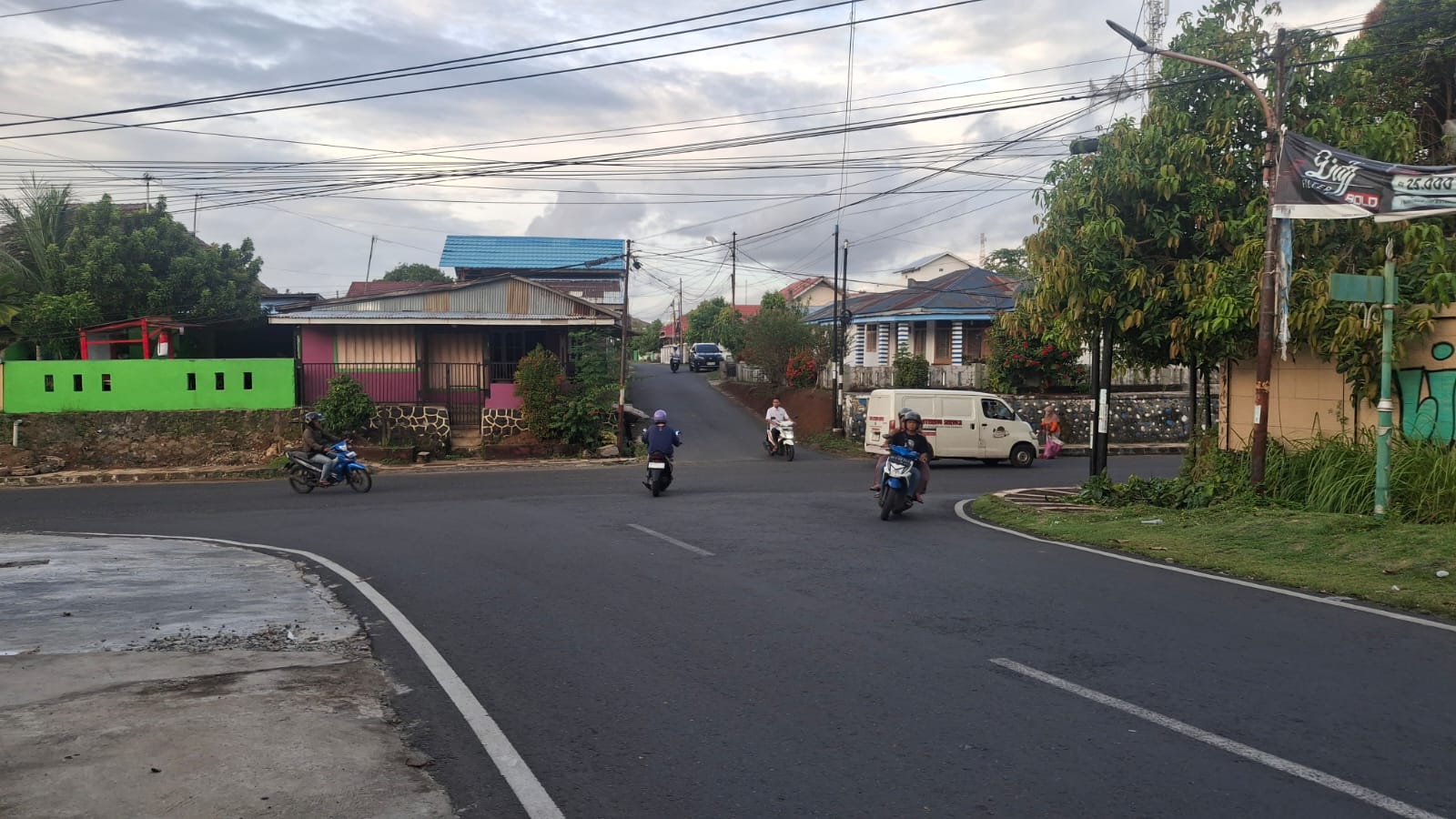 Astra Motor Bengkulu Ingatkan Pengendara Motor untuk #Cari_Aman di Persimpangan Jalan