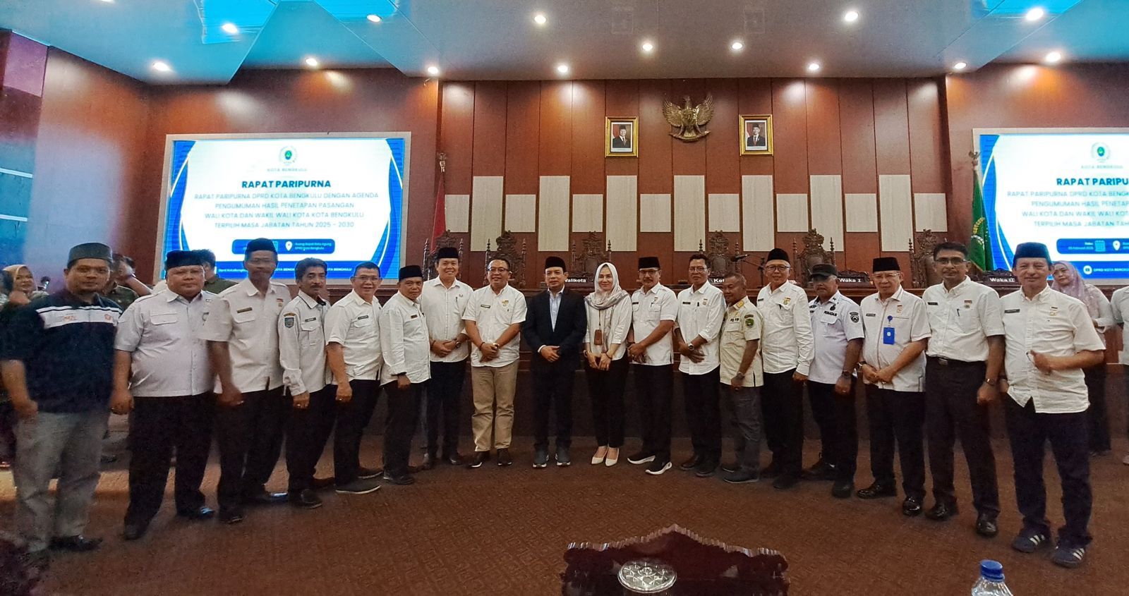 Paripurna, Dedy Wahyudi dan Ronny Tobing Resmi Jadi Walikota dan Wakil Walikota Bengkulu 2025-2030