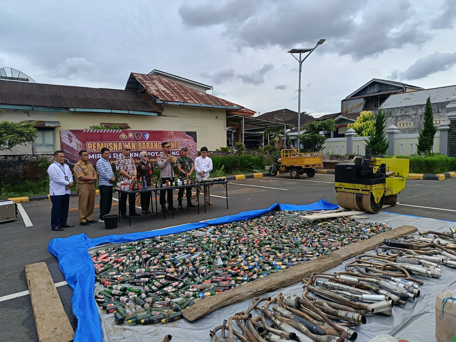 Ribuan Botol Miras Dimusnahkan, Barang Bukti Hasil Operasi Pekat Selama Tahun 2024 di Rejang Lebong