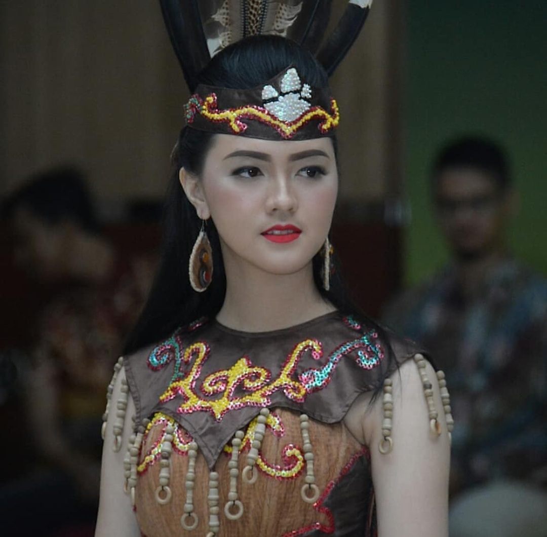 Diwariskan Turun Temurun, Ternyata Ini Rahasia Kecantikan Wanita Suku Dayak Kalimantan