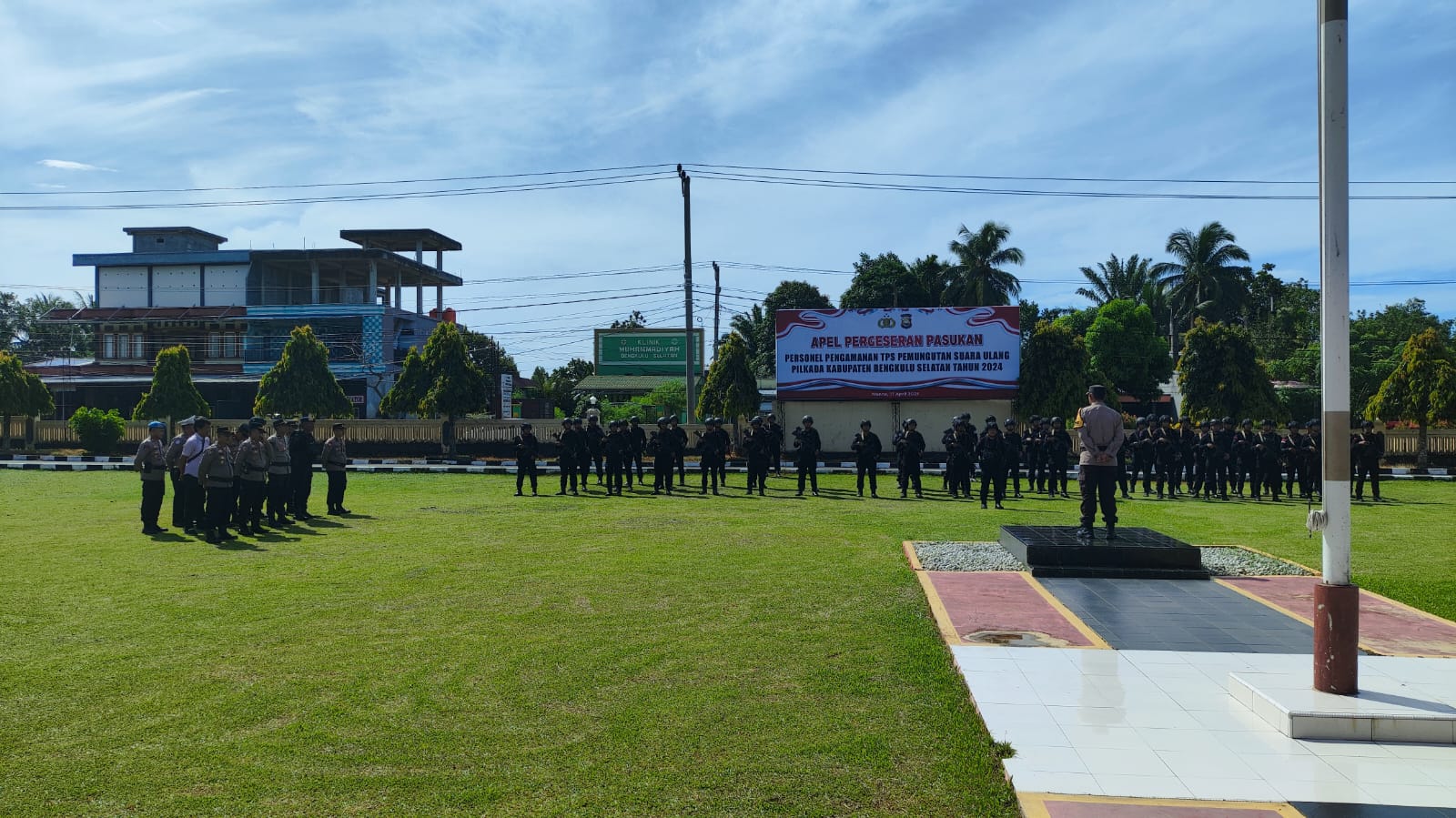 Jelang PSU, Logistik Pilkada Bengkulu Selatan Dikawal 250 Personel Gabungan