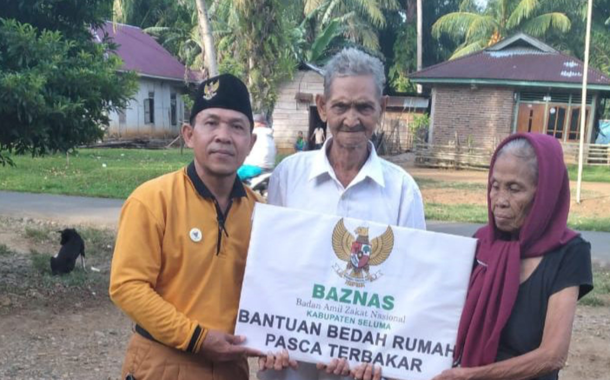 Baznas Seluma Wujudkan Harapan Pasutri Lansia Korban Kebakaran Tahun Baru