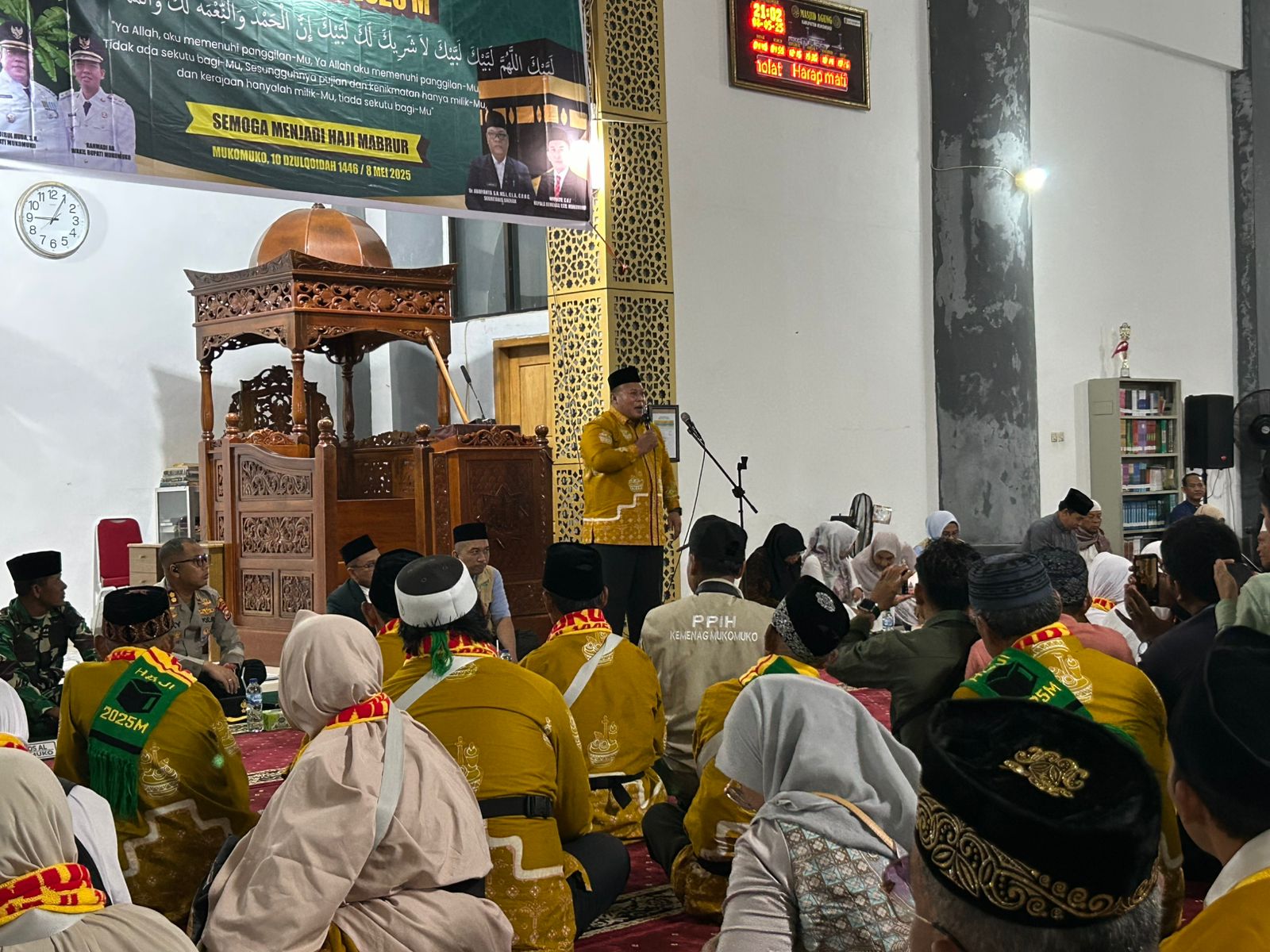 170 Jamaah Haji Mukomuko Diberangkatkan ke Asrama Haji Bengkulu, Bupati Pesankan Ini