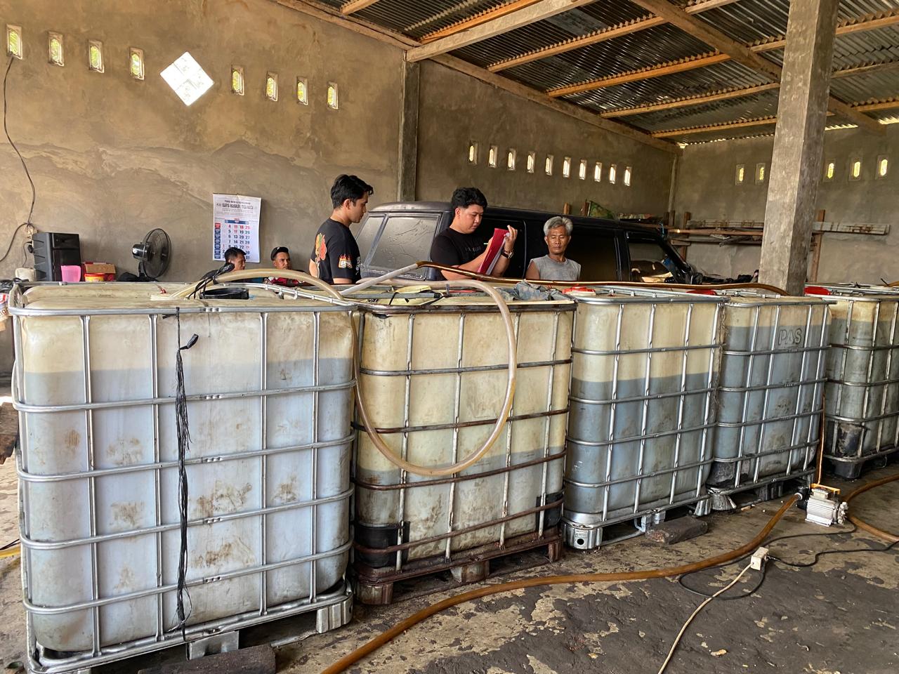 Polisi Bongkar Penimbunan 3,5 Ton Solar Subsidi di Rejang Lebong