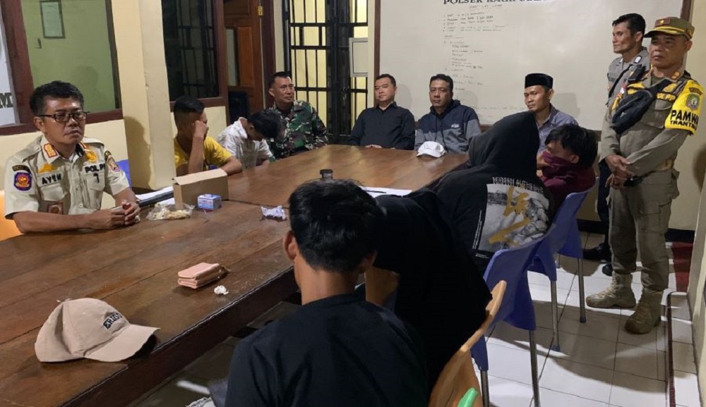 Razia Jelang Ramadhan Ada Pasangan Bukan Muhrim Terciduk di Kamar Hotel, 4 Remaja Lain Lagi Asik Tenggak Miras