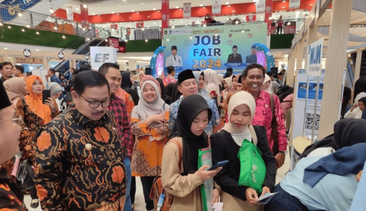 Ratusan Pencari Kerja Hadiri Bursa Kerja Disnaker Kota Bengkulu, 30 Perusahaan Berpartisipasi