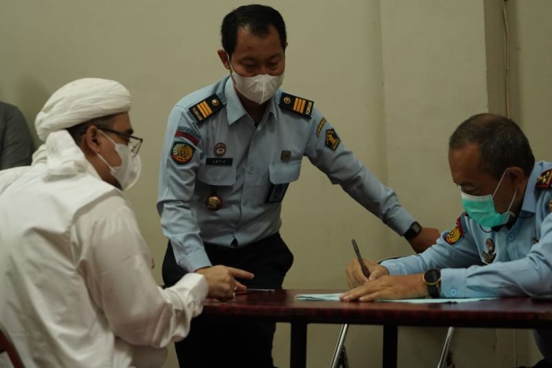 Rizieq Shihab Bebas Hari Ini, Penasihat Hukum Sebut untuk Semua Kasus yang Didakwakan