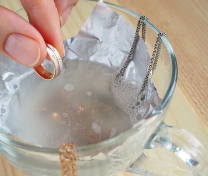 Cara Membersihkan Perhiasan Perak Menggunakan Bahan Dapur, Selalu Tampak Bersinar 