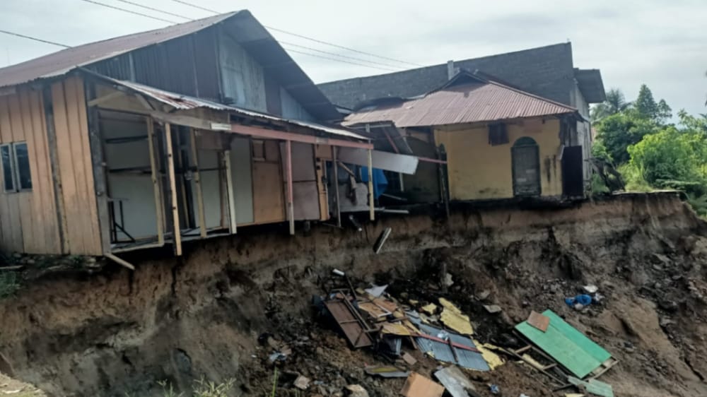 Belasan Rumah Terancam Amblas ke Sungai, 6 Kecamatan di Mukomuko Terendam Banjir
