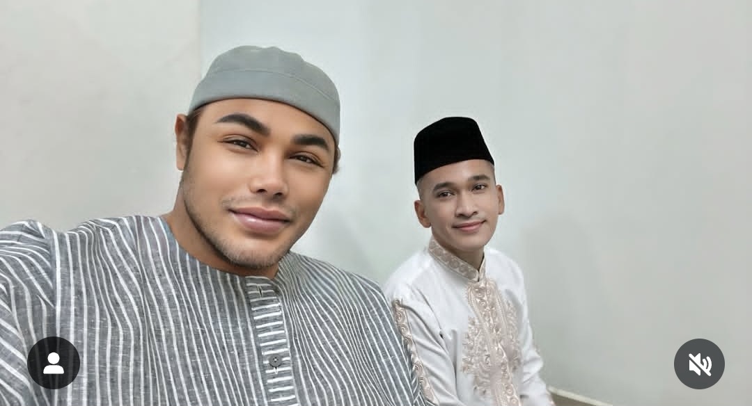 Ruben Onsu Resmi Mualaf, Jalani Shalat Id Perdana Bersama Ivan Gunawan