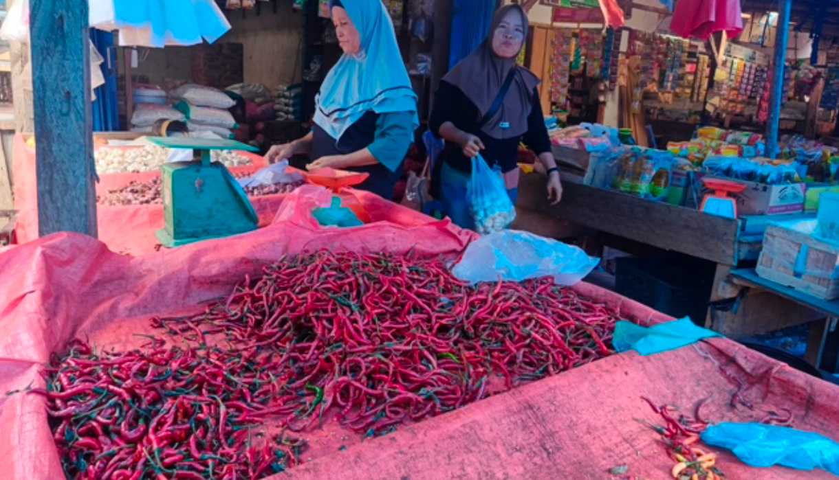 Harga Cabai Meroket Jelang Nataru, Pedagang dan Pembeli Kelimpungan