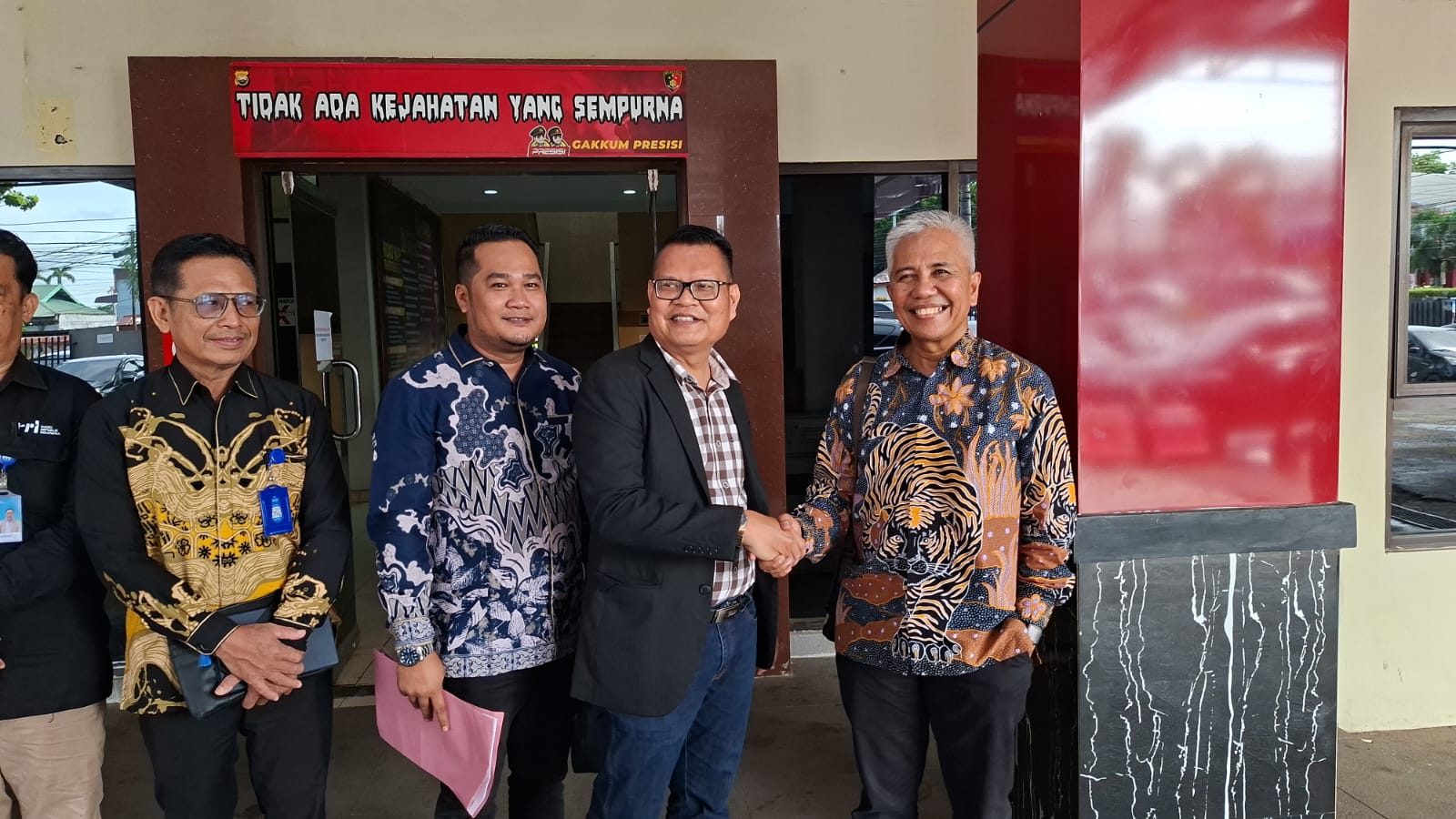 Kasus Dugaan Pencemaran Nama Baik Mantan Rektor Unihaz Berakhir Damai