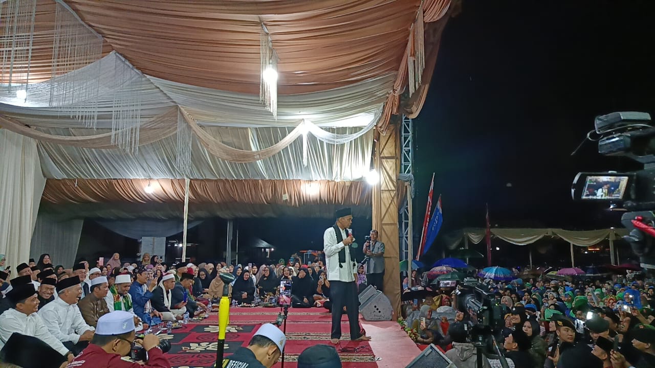 Puluhan Ribu Jamaah Hadiri Tabligh Akbar Ustadz Abdul Somad di Rejang Lebong, Berkah Allah SWT Turunkan Hujan 