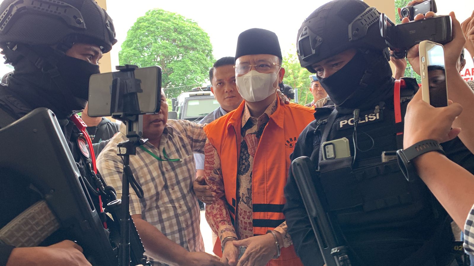 Mantan Gubernur Rohidin Hadapi Sidang Perdana Kasus Korupsi di PN Bengkulu, Tiba dengan Pengawalan Ketat
