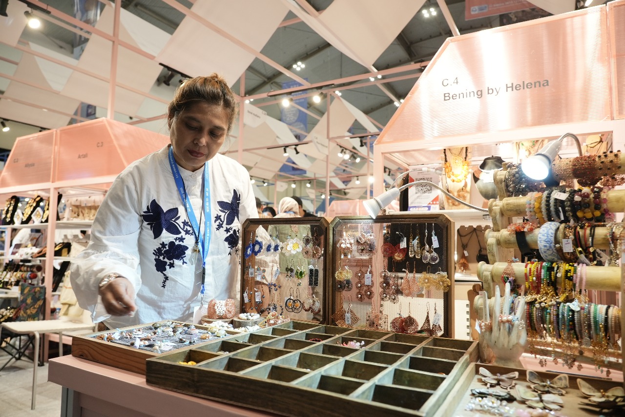 Dukungan BRI Antar Usaha Lokal Perhiasan Batu Alam Jangkau Pasar Internasional