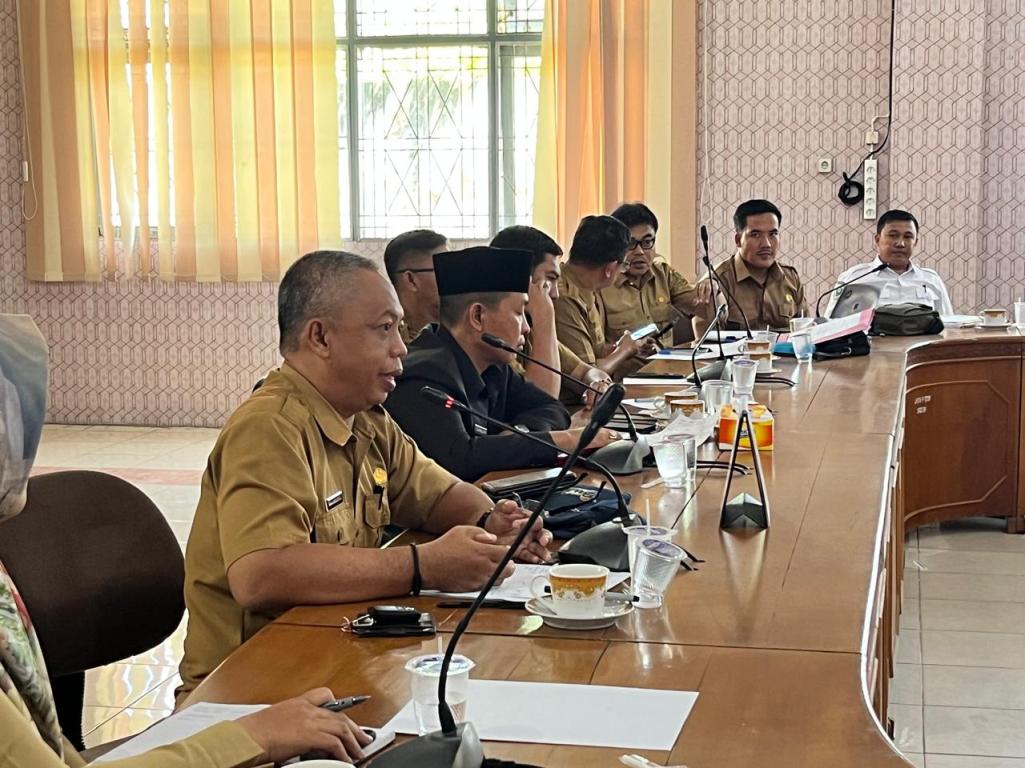 Sopir DLHK Dituding Pungli, DPRD Desak Pembenahan Jalur Angkut Sampah