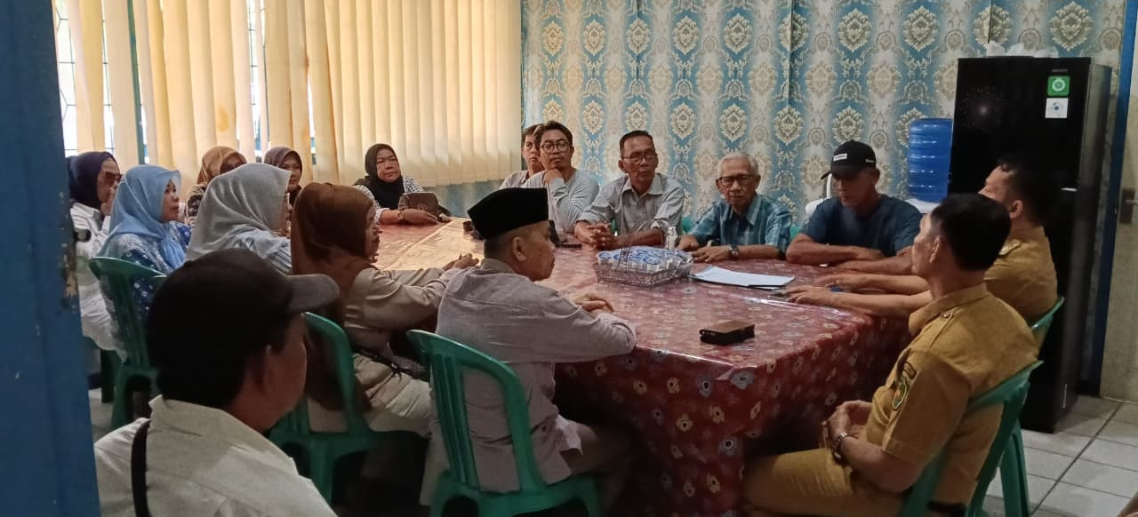 Lurah dan Seklur Malabero Kosong, Warga Datangi Kantor Camat