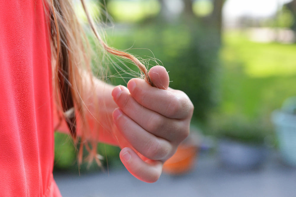 6 Kebiasaan yang Menyebabkan Rambut Rusak dan Rontok 