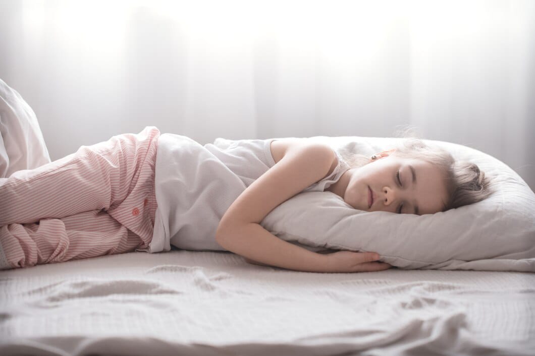 Posisi Tidur yang Baik untuk Kesehatan, Tidur Telentang, Menyamping, atau Tengkurap?