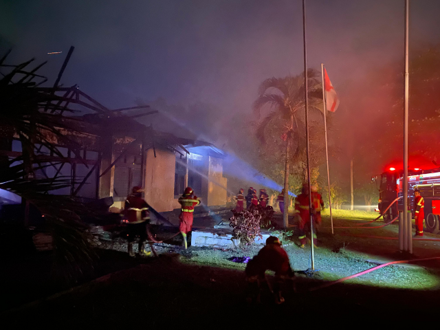 Detik-Detik Gedung Kwarda Bengkulu Terbakar, Isi Bangunan Habis Tak Tersisa