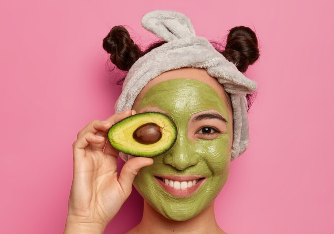 Rahasia Kulit Glowing dengan Masker Buah-Buahan Alami