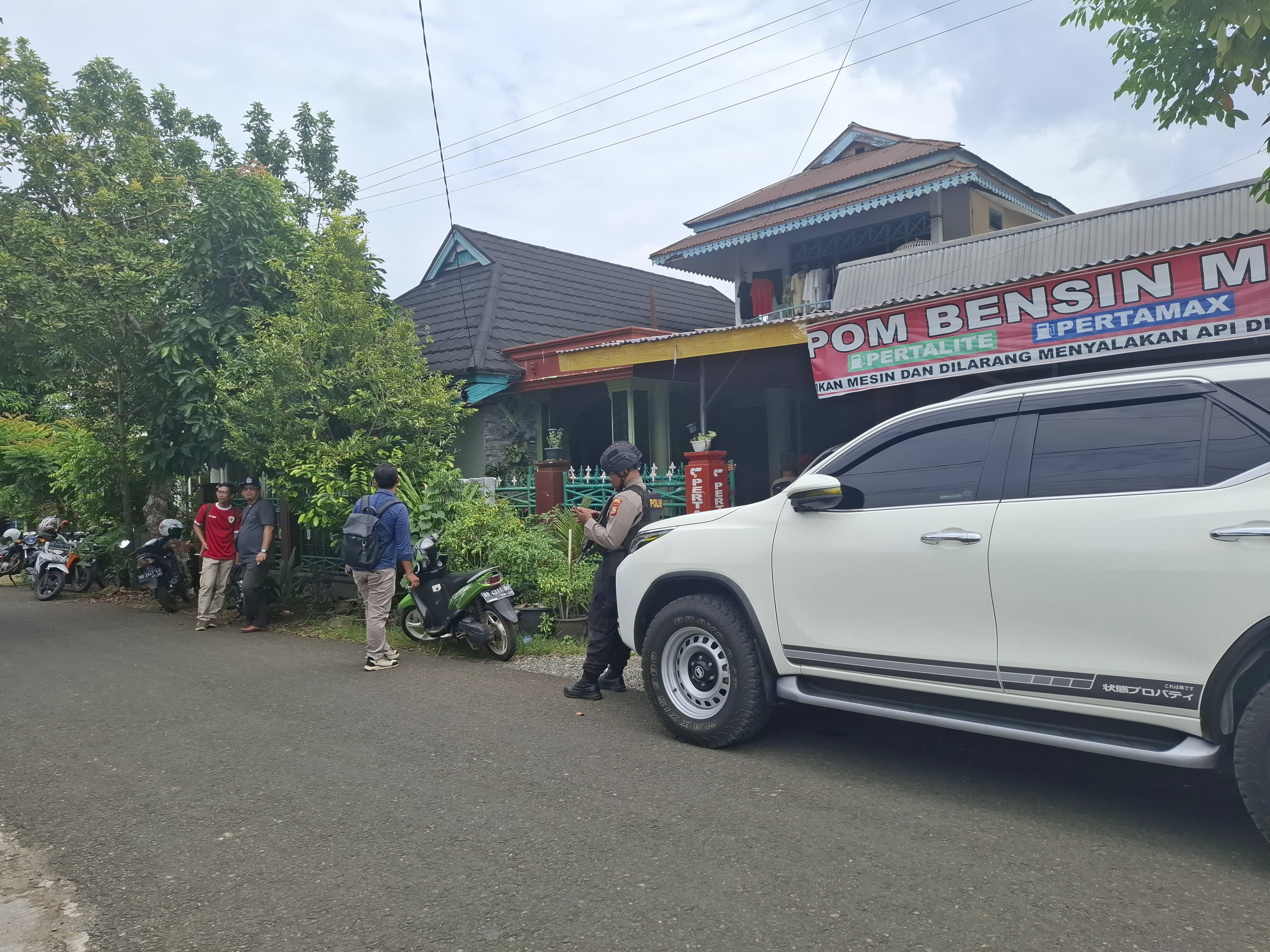 Bongkar Dugaan Korupsi Perjalanan Dinas: Rumah Eks Sekwan Digeledah, Jaksa Serius Telusuri Aset Miliaran