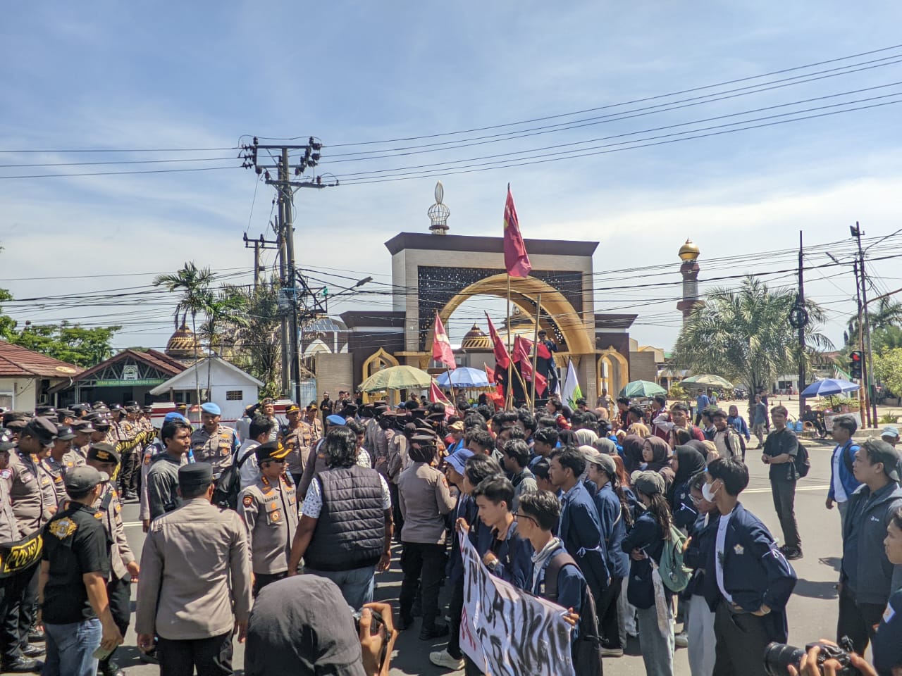 Demo Mahasiswa Bengkulu, DPRD Kosong Picu Kekecewaan Massa