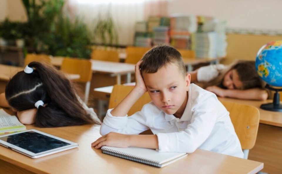 Anak Mengalami Post-Holiday Blues? Ini Penjelasan Mengapa Mereka Murung Setelah Liburan