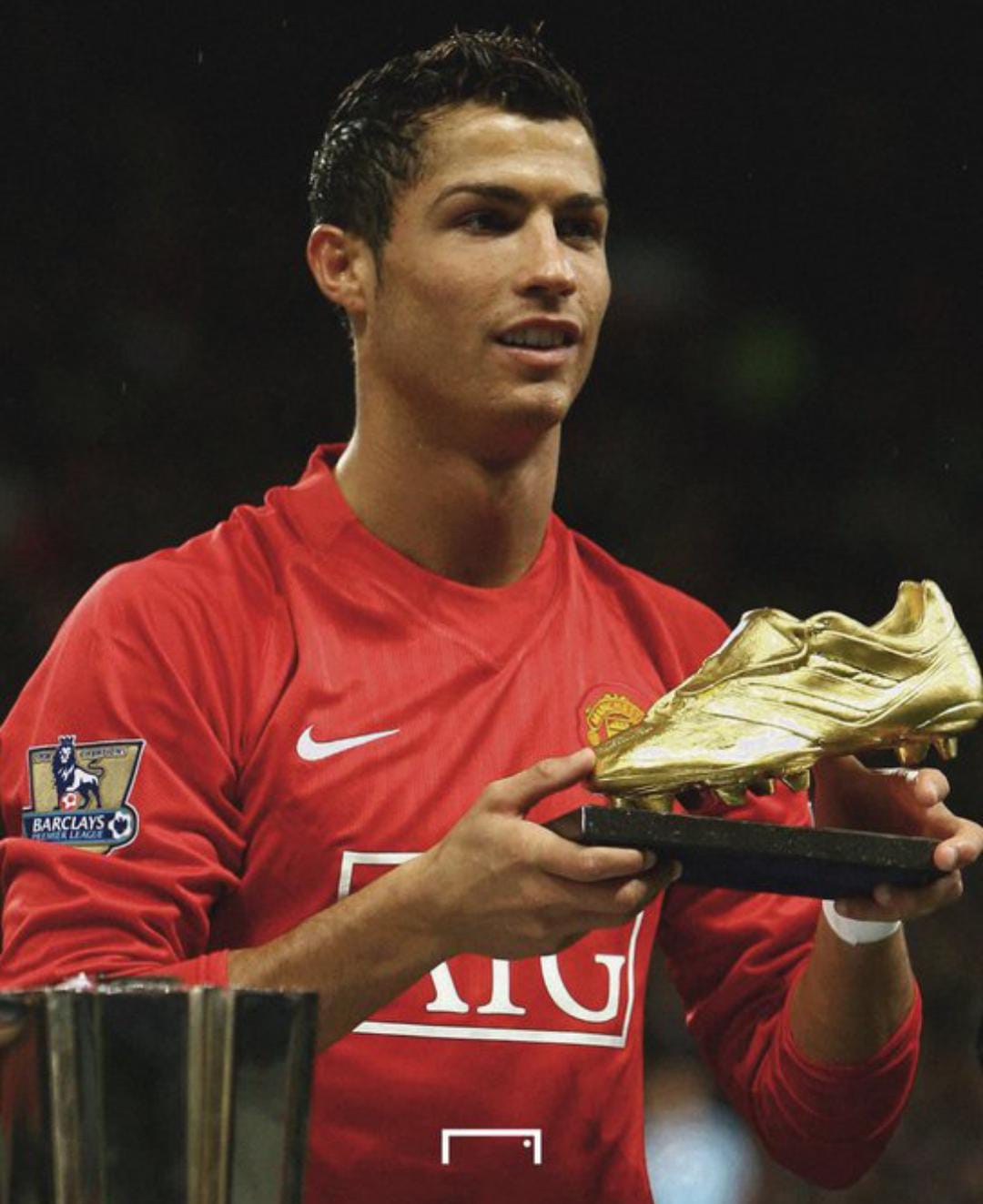 5 Rekomendasi Sepatu Futsal Terbaik yang Dipakai Cristiano Ronaldo, Cek Harga dan Mereknya di Sini!