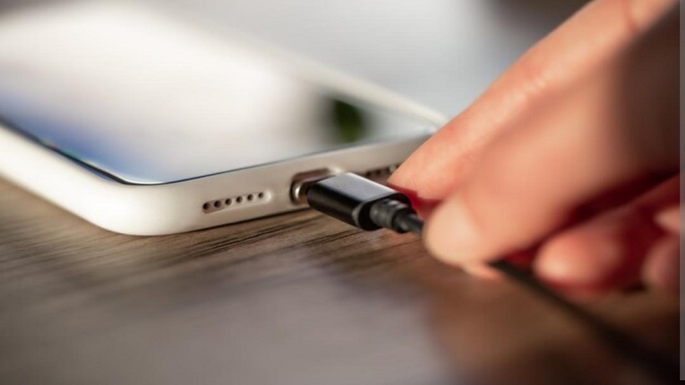 6 Tips Memilih Kabel Charger iPhone agar Awet dan Efisien
