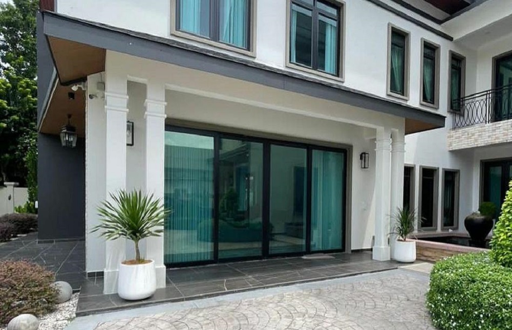 8 Model Tiang Teras Rumah Minimalis, Mewah dan Elegan