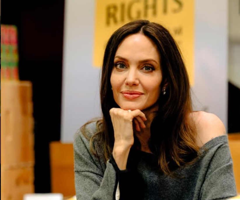 Angelina Jolie Suarakan Gaza: ‘Kuburan Massal bagi Warga Palestina’